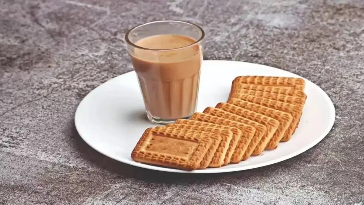 ચામાં બિસ્કિટ કેમ તૂટી જાય છે? પાછળનું વૈજ્ઞાનિક કારણ જાણો